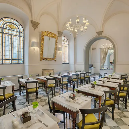 فندق إن إتش كولكشن فيرينزا بورتا روسّا 5*