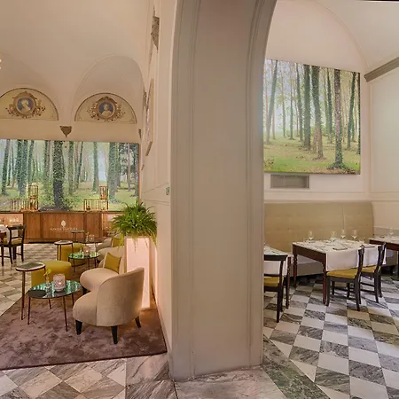 إن إتش كولكشن فيرينزا بورتا روسّا فندق 5*