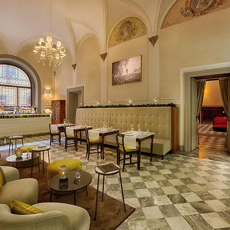 إن إتش كولكشن فيرينزا بورتا روسّا فندق فلورنس