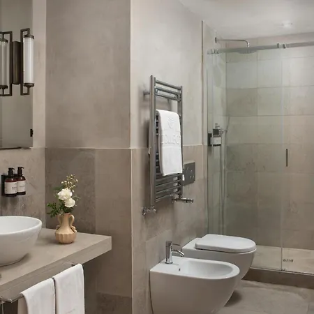 Hotel Nh Collection Porta Rossa 5*