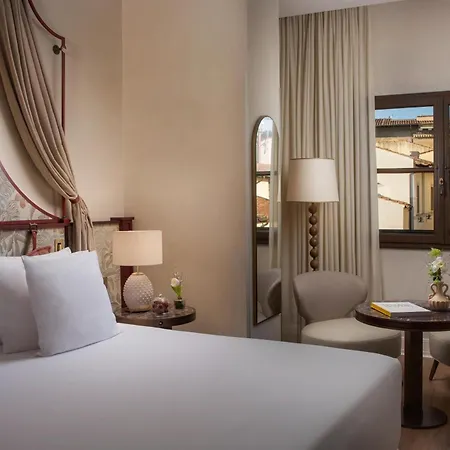 Hotel Nh Collection Porta Rossa 5*