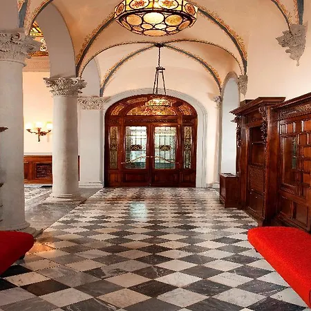 فندق إن إتش كولكشن فيرينزا بورتا روسّا فلورنس