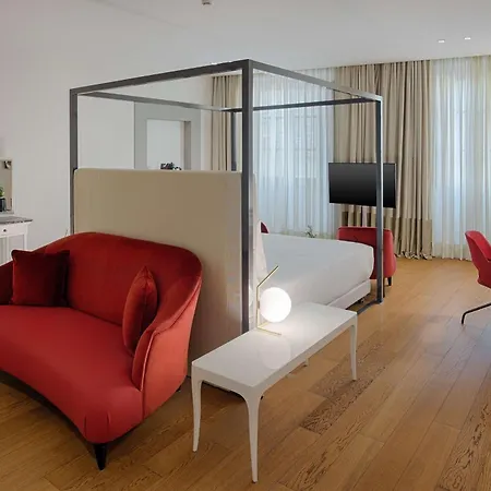 Hotel Nh Collection Porta Rossa 5*