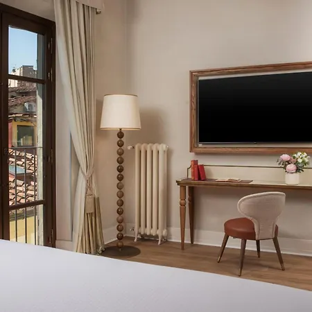 فندق إن إتش كولكشن فيرينزا بورتا روسّا 5*